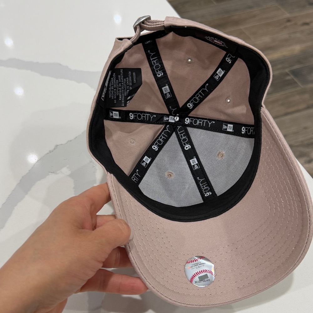 New Era Women's Cap - Picture 6 of 6